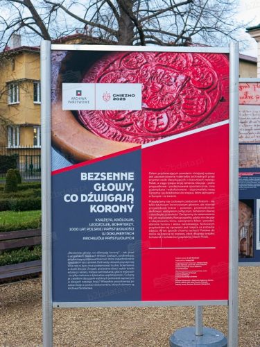 Tysiąc lat w plenerze. Archiwalne skarby wśród barokowych ogrodów