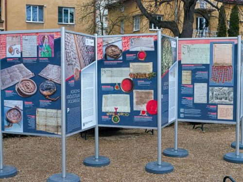 Tysiąc lat w plenerze. Archiwalne skarby wśród barokowych ogrodów
