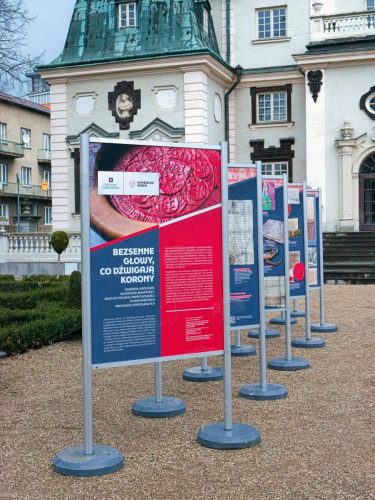 Tysiąc lat w plenerze. Archiwalne skarby wśród barokowych ogrodów